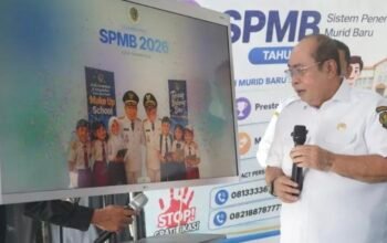 Wali Kota Gorontalo Adhan Dambea saat membukanSPMB 2026. (Foto: Humas Pemkot Gorontalo)