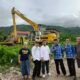 Respons cepat ditunjukkan Wali Kota Gorontalo, Adhan Dambea, terhadap keluhan warga mengenai tumpukan eceng gondok yang menyumbat aliran Sungai Bulango di wilayah Kelurahan Biawu dan Biawao. (Foto: Humas Pemkot Gorontalo)