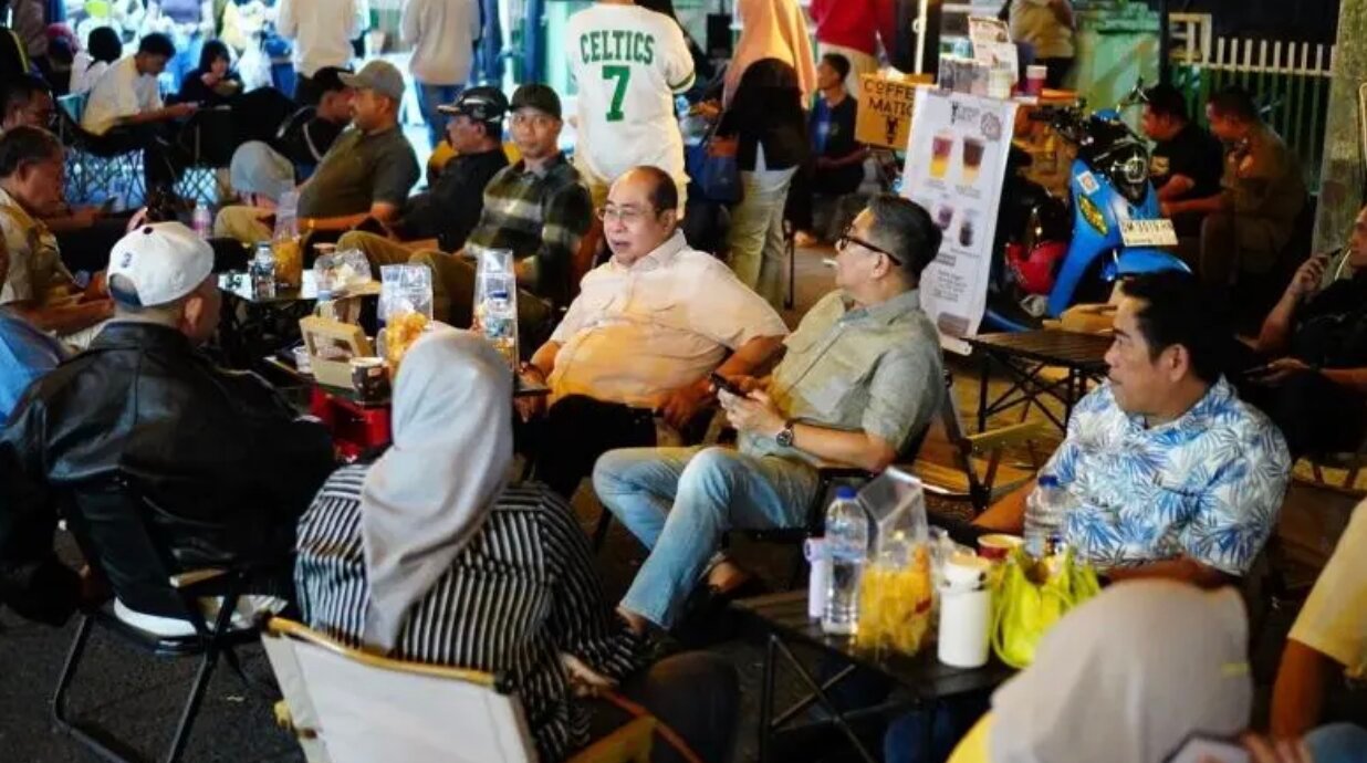 Sebanyak 307 pelaku usaha mikro, kecil, dan menengah (UMKM) memadati pembukaan Street Food Jilid II di sepanjang Jalan Drs. Ahmad Nadjamudin, Kota Gorontalo, Sabtu, 6 Juni 2026. (Foto: Humas Pemkot Gorontalo)