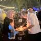 Wali Kota Gorontalo, Adhan Dambea, mendapat kejutan ulang tahun ke-68 dari para pelaku UMKM dan jajaran organisasi perangkat daerah (OPD). (Foto: Humas Pemkot Gorontalo)