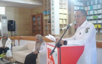 Sekretaris Daerah (Sekda) Kota Gorontalo, Ismail Madjid, secara resmi membuka Lomba Bertutur Tingkat SD/MI se-Kota Gorontalo Tahun 2026 yang digelar di Dinas Kearsipan dan Perpustakaan (DKP) Kota Gorontalo, Rabu (10/6/2026). (Foto: Humas)