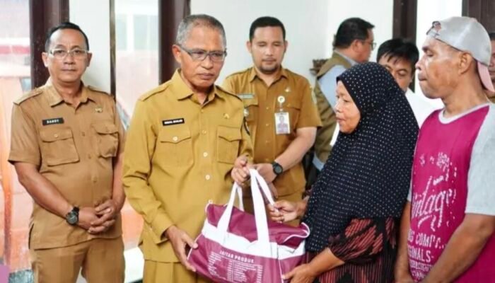 Pemkot dan BAZNAS Gorontalo Salurkan Bantuan untuk Korban Kebakaran di Wumialo
