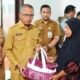 Pemerintah Kota Gorontalo bergerak cepat menyalurkan bantuan kepada warga yang terdampak kebakaran di Kelurahan Wumialo, Kecamatan Kota Tengah, Senin, 15 Juni 2026. (Foto: Humas)