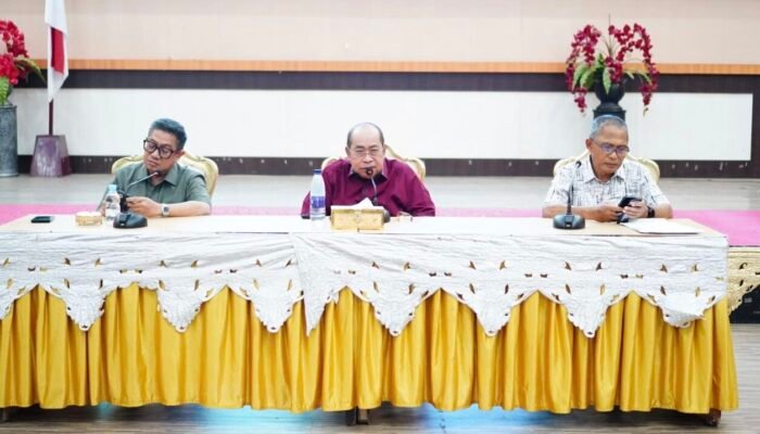 Adhan Dambea Tegur Kelurahan yang Kosong Saat Jam Kerja