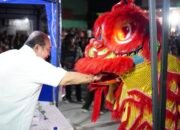Atraksi barongsai dan samrah mewarnai pembukaan Festival Kuliner Kota Tua atau Street Food Jilid III yang digelar di kawasan Jalan Jenderal Suprapto, Kelurahan Biawao, Kecamatan Kota Selatan, Sabtu malam, 20 Juni 2026. (Foto: Humas)