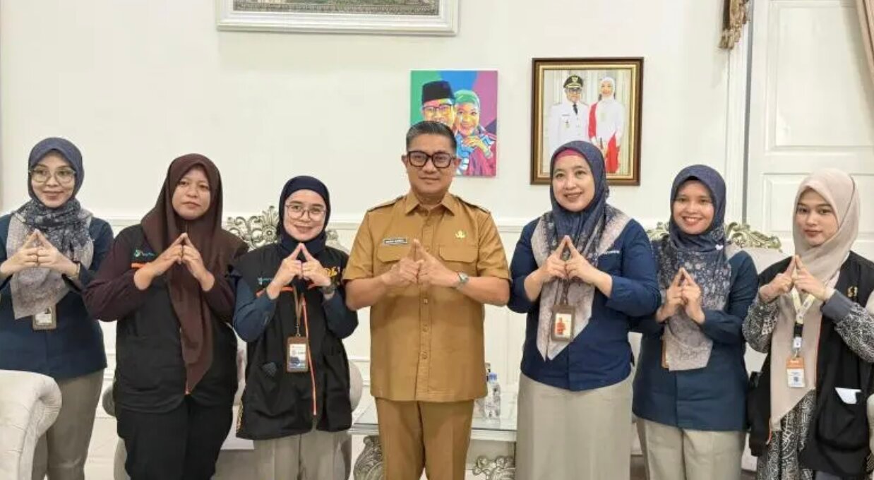 Wakil Wali Kota Gorontalo, Indra Gobel, menerima kunjungan jajaran Badan Pusat Statistik (BPS) Kota Gorontalo di Rumah Jabatan Wakil Wali Kota, Senin, 22 Juni 2026. (Foto: Humas)