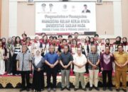 Pemerintah Kota Gorontalo secara resmi menerima 100 mahasiswa dan 4 dosen pembimbing Kuliah Kerja Nyata (KKN) Universitas Gadjah Mada (UGM) Periode II Tahun 2026. Penerimaan berlangsung di Bandhayo Lo Yiladia, Senin, 22 Juni 2026. (Foto: Humas)