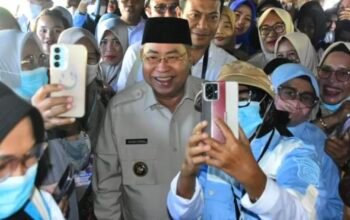 Kehadiran Wali Kota Gorontalo, Adhan Dambea, pada puncak Pekan Nasional (PENAS) XVII Petani dan Nelayan di Kabupaten Gorontalo, Rabu (24/6/2026), menjadi salah satu momen yang paling menyita perhatian ribuan peserta dan masyarakat. (Foto: Humas)