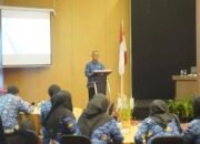 Sekretaris Daerah Kota Gorontalo, Ismail Madjid saat membuka pelaksanaan Bimbingan Teknis (Bimtek) Kelompok Kerja Operasional (Pokjanal) Posyandu tingkat Kota Gorontalo di Grand Q Hotel, Kamis (25/6/2026). (Foto: Humas)