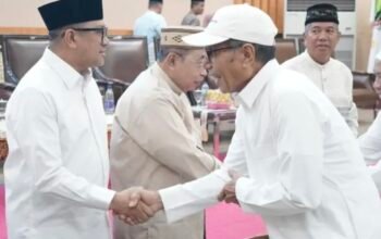 Wakil Wali Kota Gorontalo, Indra Gobel saat menerima kembalinya Jamaah Haji Kota Gorontalo di Bandhayo Lo Yiladia, Jumat (26/6/2026). (Foto: Humas)