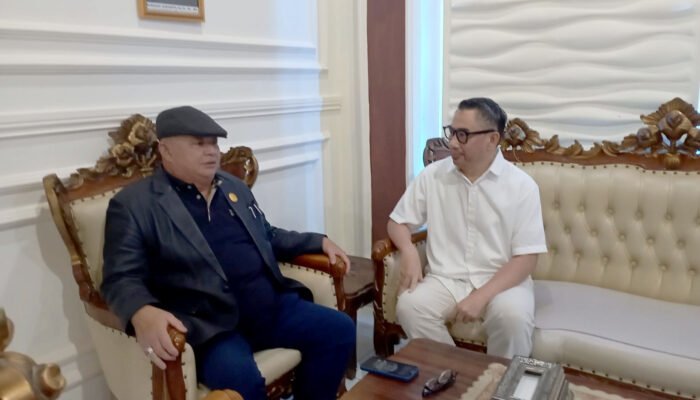 Sekjen NasDem Jenguk Hamim Pou, Titip Salam Khusus dari Surya Paloh
