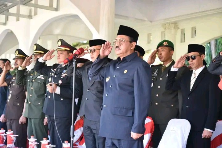 Bupati Boalemo Rum Pagau memimpin Upacara Hari Lahir Pancasila 2026 di Alun-Alun Tilamuta bersama Forkopimda, ASN, TNI dan Polri/Hibata.id