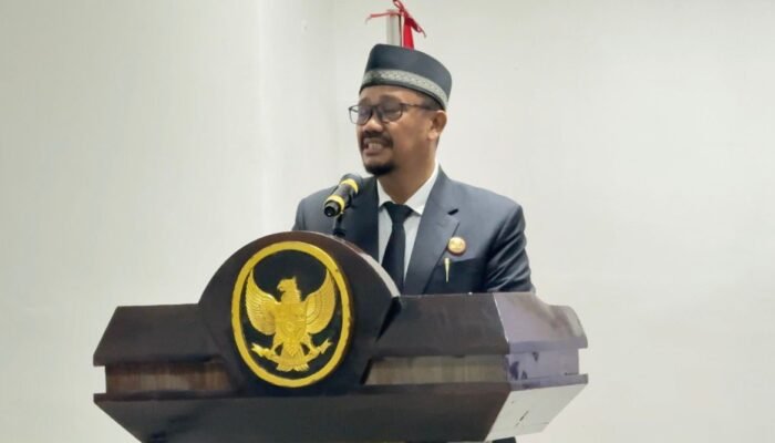 Warga Swadaya Perbaiki Jalan Rusak di Buteng, Azhari: Insya Allah Diaspal Tahun Ini
