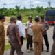 Satuan Polisi Pamong Praja (Satpol PP) dan Pemadam Kebakaran Kabupaten Buton Tengah mulai menertibkan sejumlah tempat usaha yang diduga beroperasi tidak sesuai dengan izin yang dimiliki. (Foto: Istw)