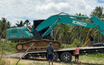 Polres Pohuwato menyita excavator Kobelco dan sejumlah peralatan tambang saat menindak aktivitas PETI di Teratai, Kecamatan Marisa. Polisi memburu operator, pemilik alat, dan pihak yang diduga menjadi pemodal/Hibata.id