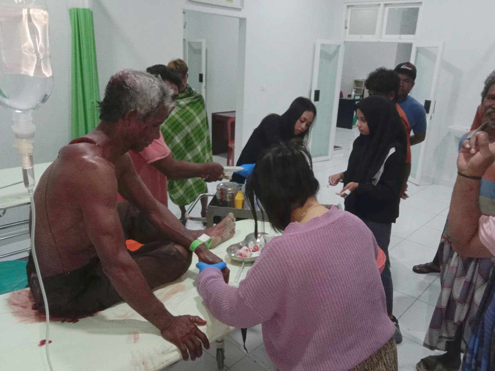 Seorang pria berusia 56 tahun di Buton Tengah diamankan polisi setelah diduga membacok warga saat persiapan pesta pernikahan/Hibata.id
