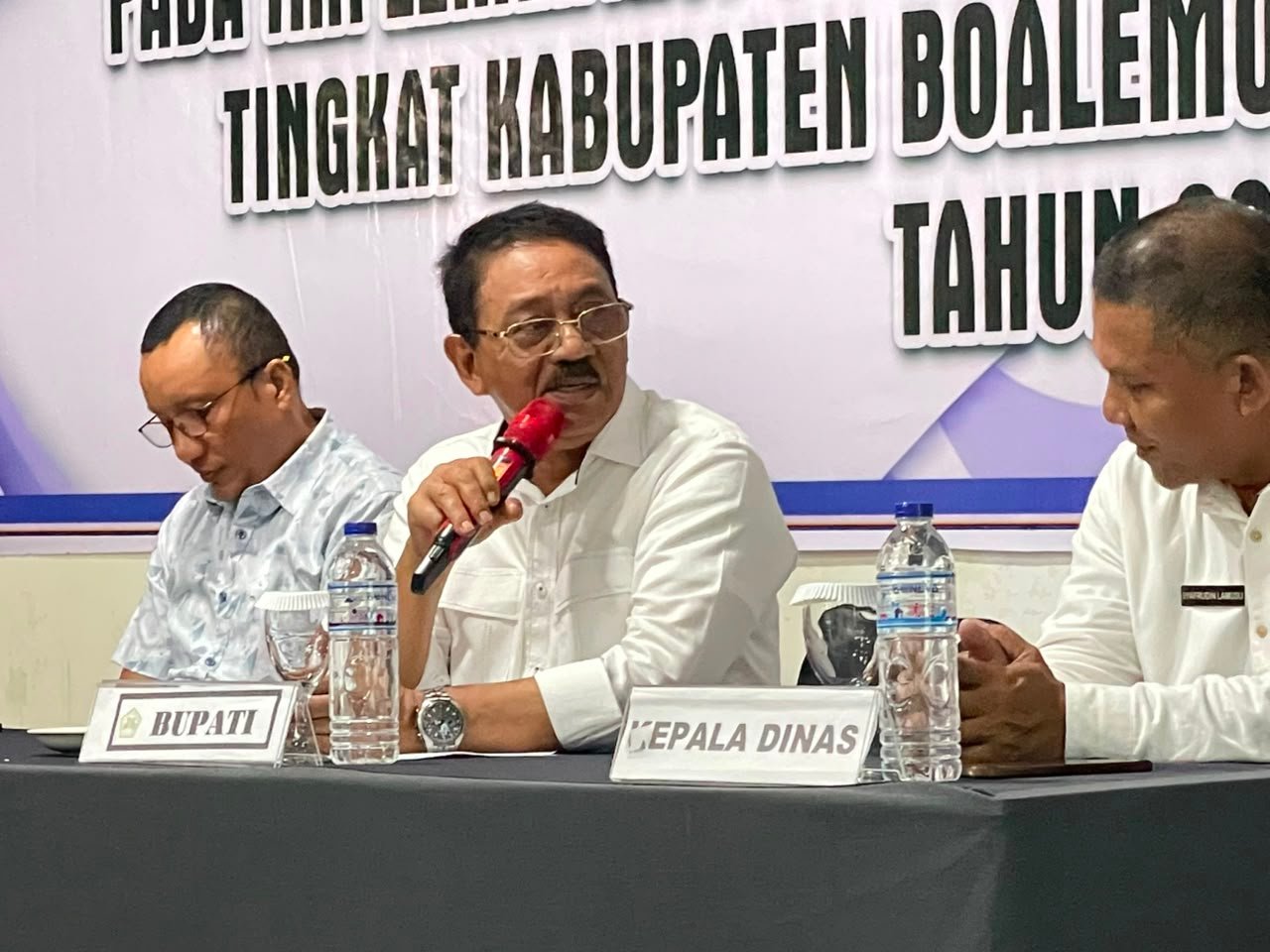 Bupati Boalemo, Rum Pagau saat membuat kegiatan peningkatan kapasitas kader Posyandu dalam implementasi enam Standar Pelayanan Minimal (SPM) tingkat kabupaten. Kegiatan tersebut berlangsung di Cabanaa Resort and Resto, Minggu, 7 Juni 2026, (Foto: Humas)
