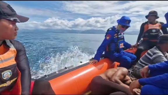 Tim gabungan Basarnas dan Kepolisian berhasil menemukan seorang pria berinisial HK alias Ungke, warga Desa Milangodaa, Kecamatan Popayato Timur, Kabupaten Pohuwato, yang sebelumnya dilaporkan hilang di perairan Popayato. (Foto Facebook Viktor/Istimewa)