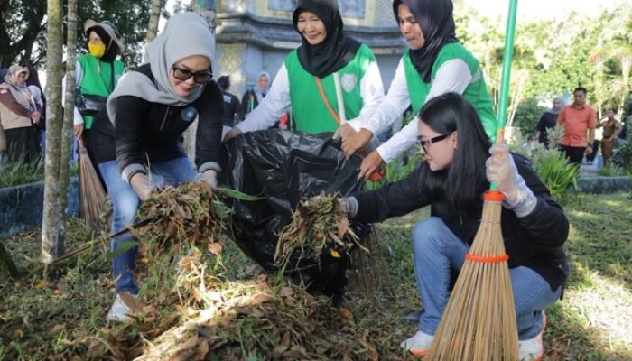TP PKK Kotamobagu Gelar Bakti Sosial: Cek Kesehatan Gratis hingga Tanam Pohon