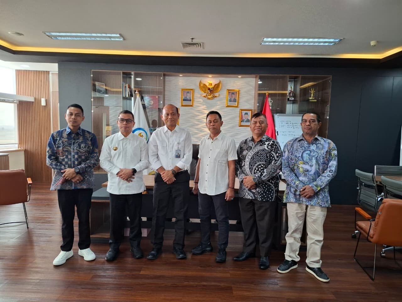 Bupati Bolmut Sirajudin Lasena bertemu Direktur Jenderal Perikanan Budidaya KKP TB Haeru Rahayu di Jakarta, membahas percepatan pembangunan tambak udang vaname modern di Bolaang Mongondow Utara yang memperoleh dukungan anggaran Rp500 miliar/Hibata.id
