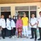 Wakil Bupati Boalemo, Lahmuddin Hambali, meninjau langsung kondisi Rani dan menginstruksikan seluruh pihak terkait bergerak cepat memberikan layanan kesehatan dan pemulihan bagi warga tersebut. (Foto: Humas)