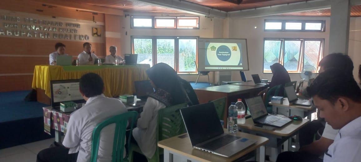 Dinas PUPR-PKP Kabupaten Boalemo menggelar pelatihan pembuatan peta topografi untuk meningkatkan kompetensi ASN dalam pengolahan data spasial/Hibata.id
