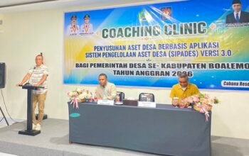Wakil Bupati Boalemo, Lahmudin Hambali saat membuka kegiatan Coaching Clinic penyusunan dan pengelolaan aset desa berbasis aplikasi Sistem Pengelolaan Aset Desa (SIPADES) versi 3.0. (Foto: Humas)
