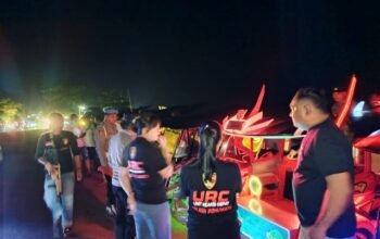 Tim Unit Reaksi Cepat (URC) Polres Pohuwato menghentikan kegiatan hiburan musik yang berlangsung hingga dini hari di Desa Maleo, Kecamatan Paguat, Kabupaten Pohuwato, Minggu, 14 Juni 2026. (Foto: Polisi)