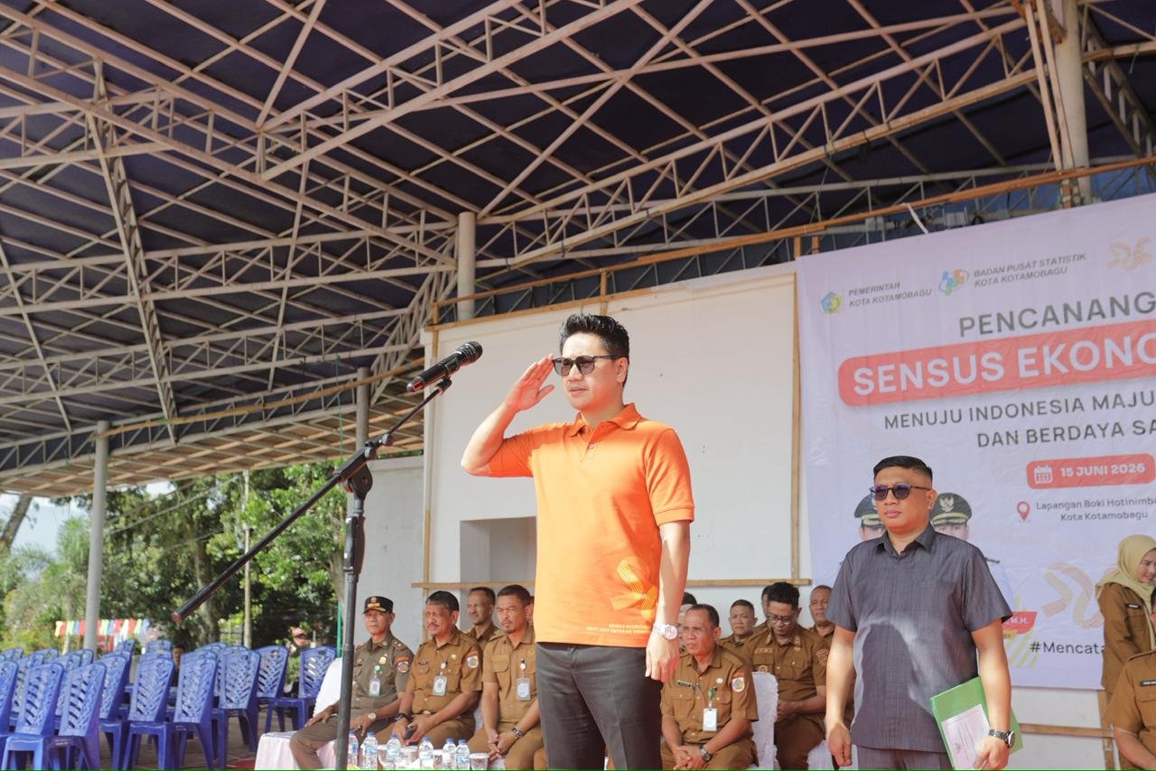Wakil Wali Kota Kotamobagu, Rendy Virgiawan Mangkat, mencanangkan pelaksanaan Sensus Ekonomi Tahun 2026 di Kota Kotamobagu. (Foto: Humas)