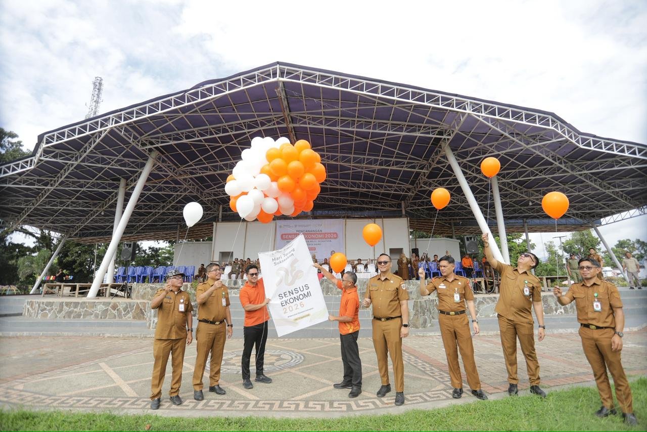 Wakil Wali Kota Kotamobagu, Rendy Virgiawan Mangkat, mencanangkan pelaksanaan Sensus Ekonomi Tahun 2026 di Kota Kotamobagu. (Foto: Humas)