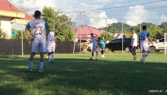 Sirajudin Lasena Turun Bermain, Laga Persahabatan Pemkab Bolmut FC dan Bintauna United Meriah