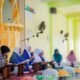 Ketua Tim Penggerak PKK Kabupaten Buton Tengah (Buteng) sekaligus Ketua Badan Kontak Majelis Taklim (BKMT) Buton Tengah, Umi Noranah Azhari saat enghadiri kegiatan zikir dan doa bersama dalam rangka menyambut Tahun Baru Islam 1 Muharram 1448 Hijriah di Masjid Al-Ikhsan, Kelurahan Watulea, Selasa, 16 Juni 2026. (Foto: Humas)