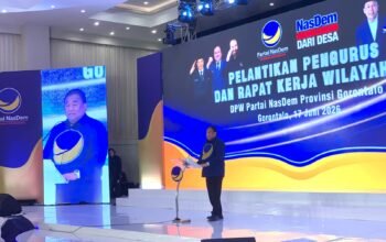 Rachmat Gobel memberikan sambutan saat Pelantikan Pengurus dan Rapat Kerja Wilayah (Rakerwil) DPW Partai NasDem Gorontalo di Gorontalo, Rabu (17/6/2026). Dalam kesempatan itu, Gobel mengungkap alasan memilih jalur politik sebagai ruang pengabdian untuk memberikan manfaat yang lebih luas bagi masyarakat/Hibata.id