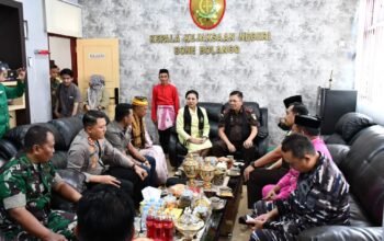 Ketua DPRD Bone Bolango, Faisal Yunus, menghadiri kunjungan kerja perdana Kepala Kejaksaan Tinggi (Kajati) Gorontalo, Sumurung P. Simaremare, di Kantor Kejaksaan Negeri Bone Bolango, Kamis (18/6/2026)/Hibata.id