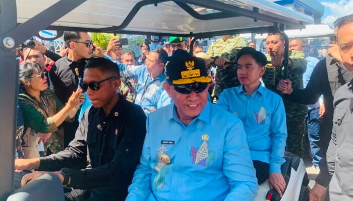 Gusnar Dampingi Gibran Keliling PENAS XVII, ini yang Menarik Perhatiannya
