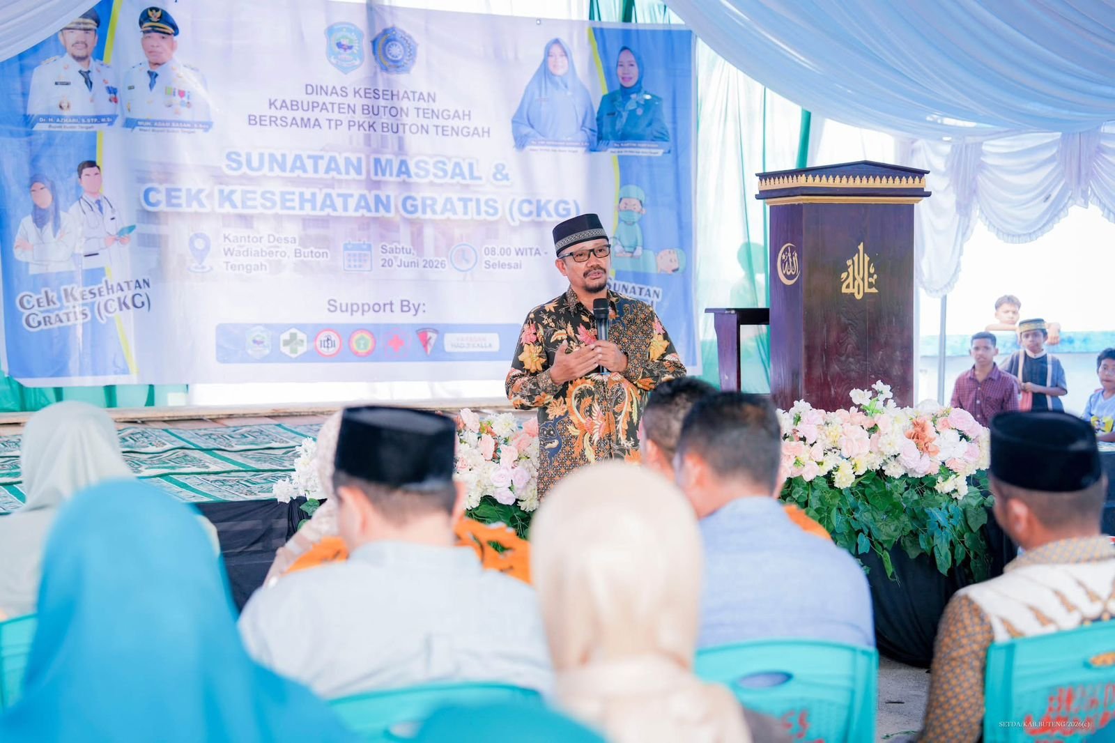 Bupati Buton Tengah Azhari menghadiri sunatan massal dan pemeriksaan kesehatan gratis di Desa Wadiabero, Kecamatan Gu/Hibata.id