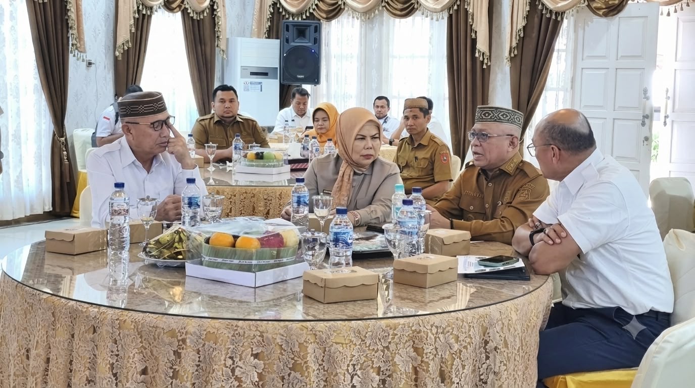 Bupati Gorontalo Sofyan Puhi menghadiri rapat persiapan peresmian Program Instruksi Presiden (Inpres) Jalan Daerah (IJD) Tahun Anggaran 2025 yang berlangsung di Rumah Jabatan Wakil Gubernur Gorontalo/Hibata.id