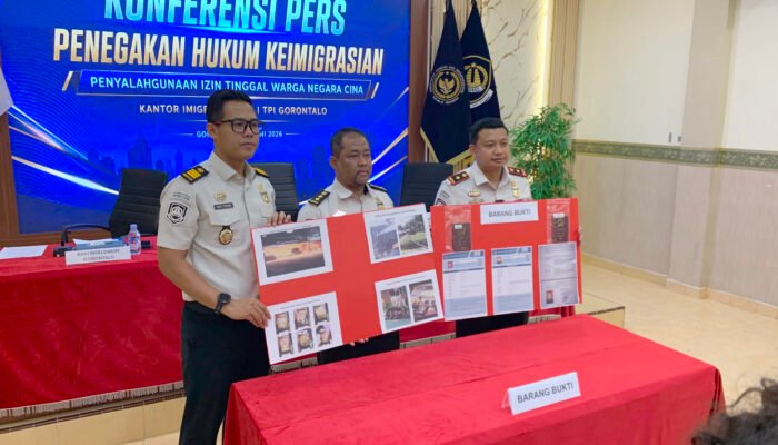 Niat Survei Tambang Ilegal, 2 WNA China Malah Pulang Lewat Jalur Deportasi