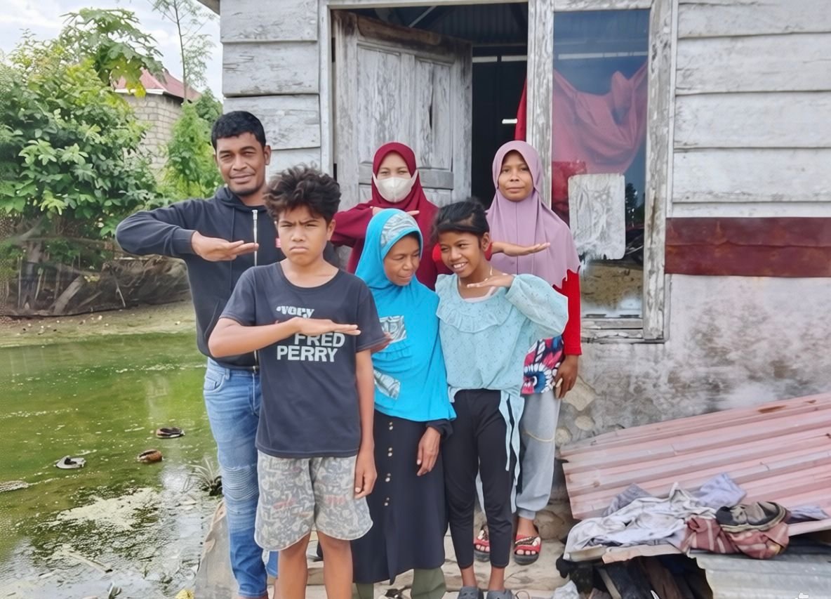 Dinas Sosial Kabupaten Buton Tengah (Buteng) turun langsung ke rumah-rumah warga untuk memastikan anak-anak dari keluarga kurang mampu tetap memiliki peluang mengikuti Program Sekolah Rakyat.  (Foto: Humas)
