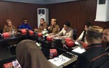 Sekretaris Daerah Bone Bolango, Iwan Mustapa saat menerima kunjungan kerja Tim Reses DPRD Provinsi Gorontalo Dapil II di Onato Cafe dan Resto,Senin (29/6/2026). (F.Indra/Diskominfo)/Hibata.id
