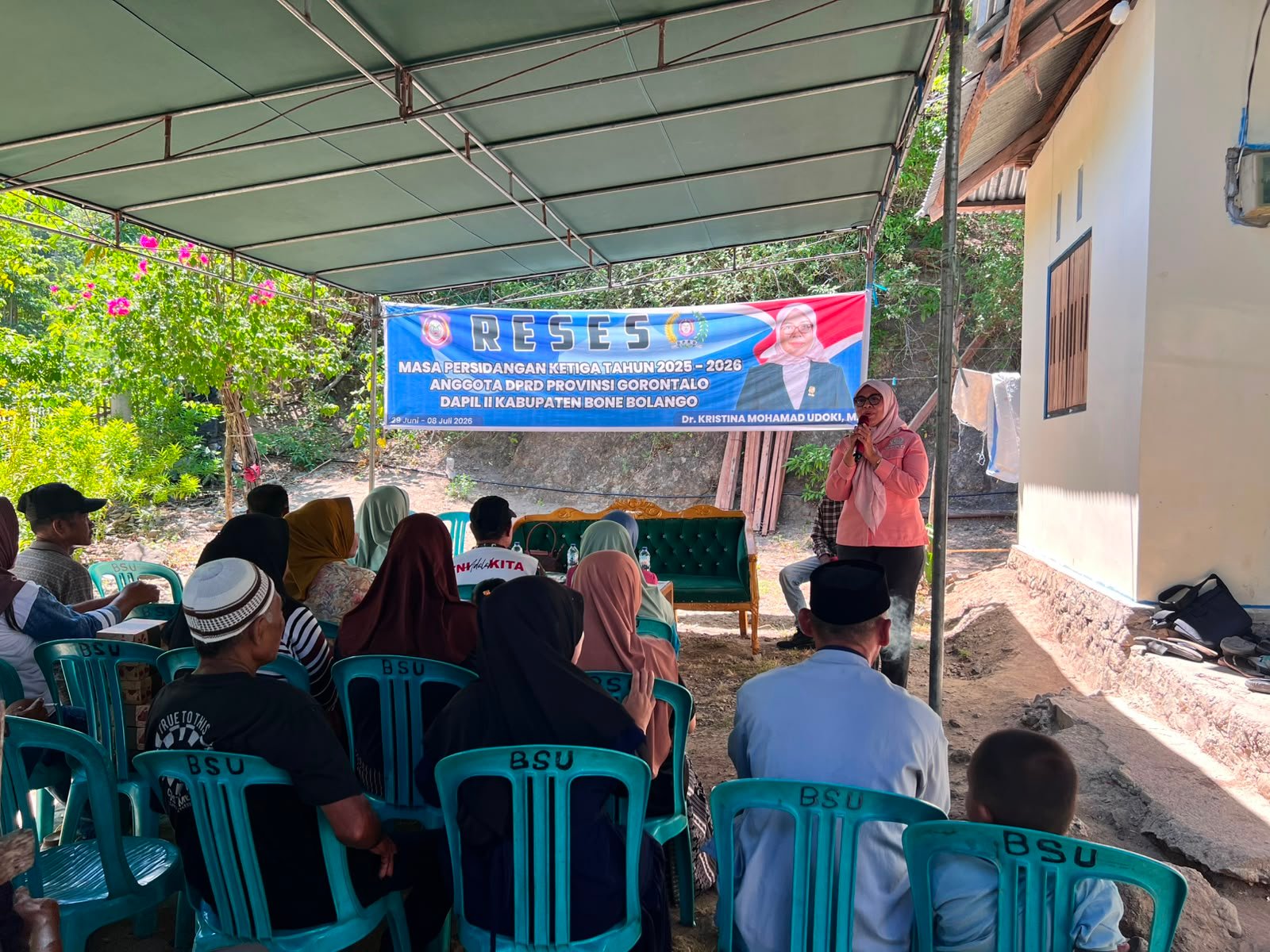 Anggota DPRD Provinsi Gorontalo, Kristina Mohamad Udoki, menggelar reses di Desa Molutabu, Kecamatan Kabila Bone, Kabupaten Bone Bolango, Selasa (30/6/2026)/Hibata.id