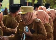 Kepala Desa Toto Utara nonaktif sementara, Ramla Djafar, dalam salah satu kegiatan bersama Pemerintah Kabupaten Bone Bolango. Foto: Dok. Pribadi/Hibata.id