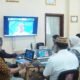 Sekretaris Daerah Bone Bolango saat mengikuti zoom meeting bersama Kanwil Regional BKN Manado terkait Pra Ekspose Managemen Talenta di Ruang Kerja Sekda, Jumat (3/7/2026). (F.Indra/Diskominfo)/Hibata.id