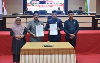 Rum Pagau Sampaikan Ranperda APBD 2025, Boalemo Datang dengan Oleh-oleh WTP
