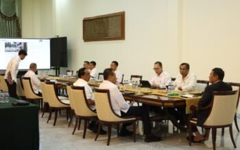 Gubernur Gorontalo Gusnar Ismail bersama Kepala Dinas Pangan dan Hortikultura Provinsi Gorontalo saat menemui Menteri Pertanian RI Andi Amran Sulaiman di Jakarta. Foto: Diskominfotik