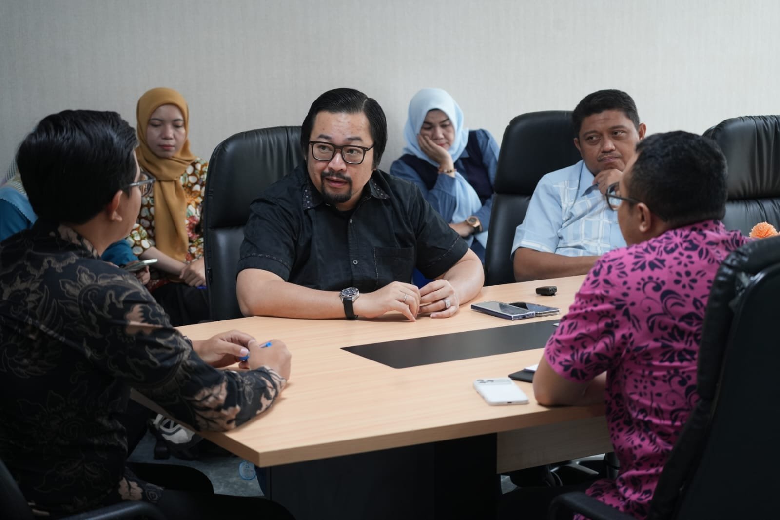 Komisi II DPRD Gorontalo mempelajari strategi Bapenda DKI Jakarta meningkatkan PAD melalui kepatuhan pajak kendaraan, edukasi publik, penghargaan wajib pajak, dan obligasi daerah/Hibata.id