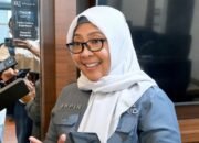 Ketua Komisi III DPRD Provinsi Gorontalo, Dr. Hj. Espin Tulie, S.E., M.Si., memimpin rapat dengar pendapat bersama Biro Perekonomian dan Pembangunan serta Biro Pengadaan Barang dan Jasa dalam pembahasan KUA-PPAS APBD Tahun Anggaran 2027 di Ruang Rapat Inogaluma DPRD Provinsi Gorontalo, Selasa (21/7)/Hibata.id