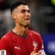 Cristiano Ronaldo tak kuasa menahan air mata setelah Portugal tersingkir dari Piala Dunia 2026 usai kalah 0-1 dari Spanyol pada babak 16 besar di Dallas. Momen ini diperkirakan menjadi penampilan terakhir sang megabintang di ajang Piala Dunia/Hibata.id