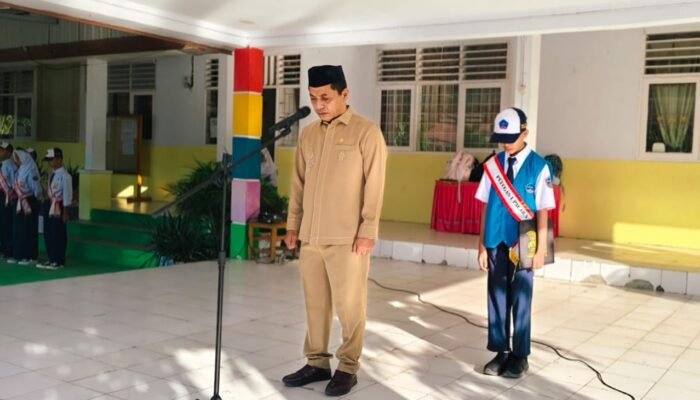 Ketua Komisi II DPRD Bone Bolango Ajak Siswa SMPN 1 Tapa Utamakan Adab