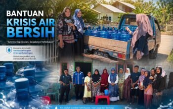 Dewan Pimpinan Wilayah (DPW) Partai Amanat Nasional (PAN) Provinsi Gorontalo saat mendistribusikan air bersih kepada yang terdampak/Hibata.id